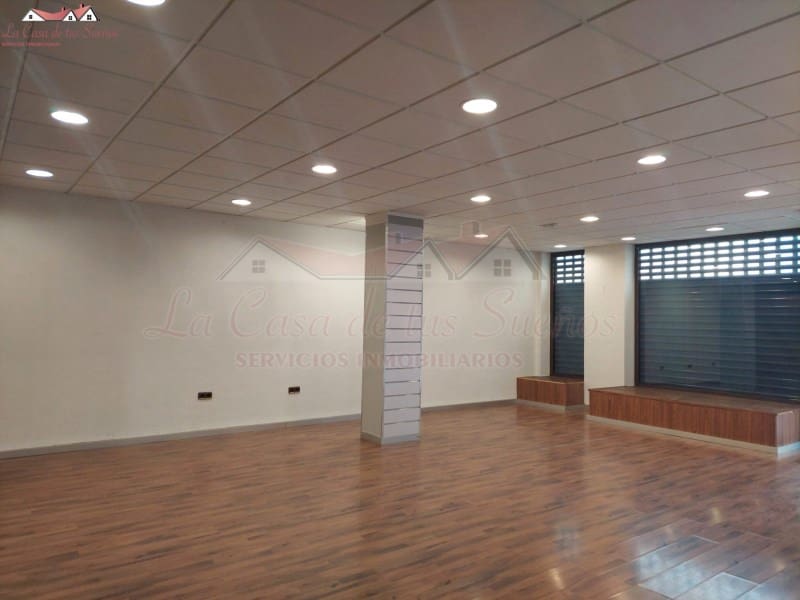 Erhverv til salg i Sax med swimmingpool - € 140.000 (Ref: 8776973)