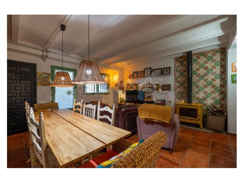 3 bedroom Finca/Country House for sale in Pinoso with pool - € 149,900 (Ref: 8776976)