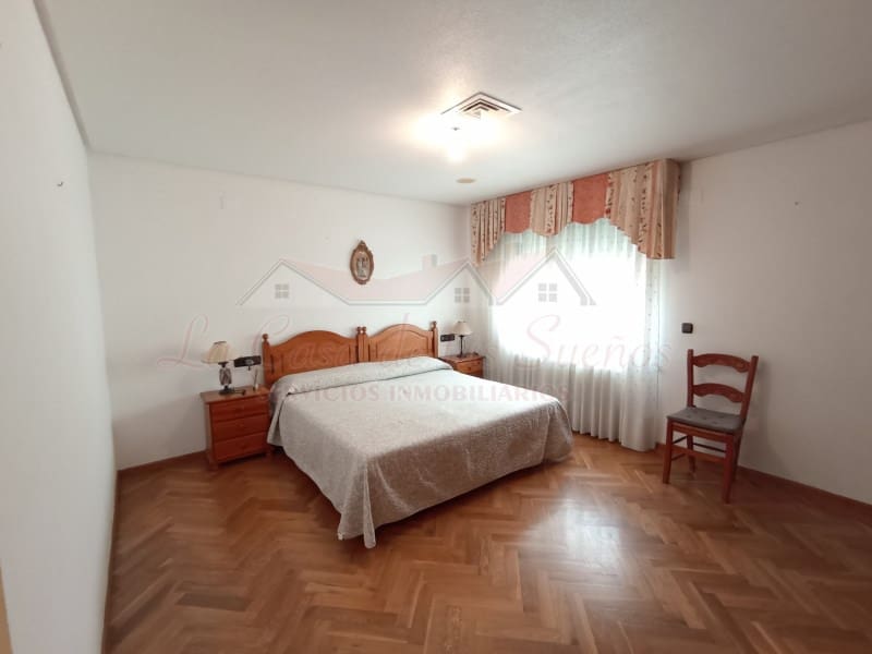 4 slaapkamer Villa te koop in Elda met zwembad - € 425.000 (Ref: 8776977)