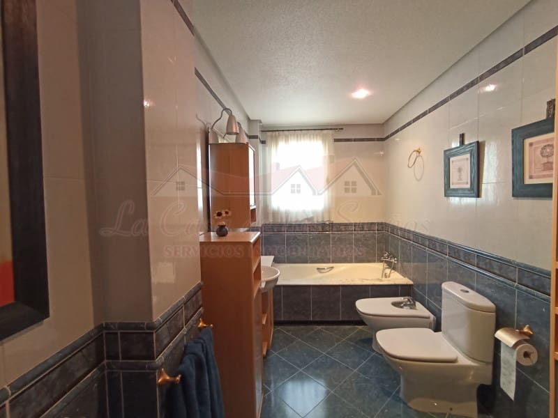 4 slaapkamer Villa te koop in Elda met zwembad - € 425.000 (Ref: 8776977)