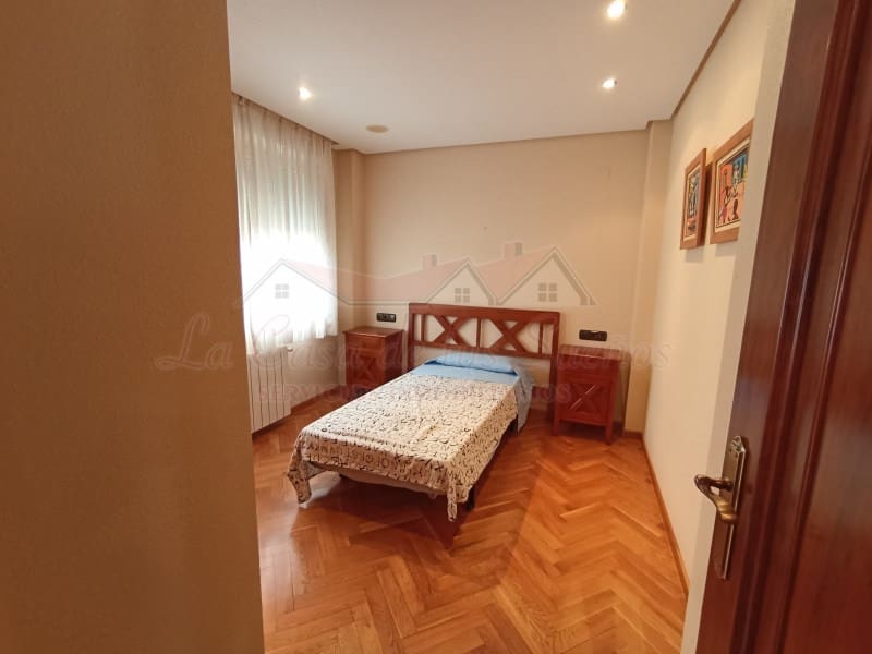 4 slaapkamer Villa te koop in Elda met zwembad - € 425.000 (Ref: 8776977)