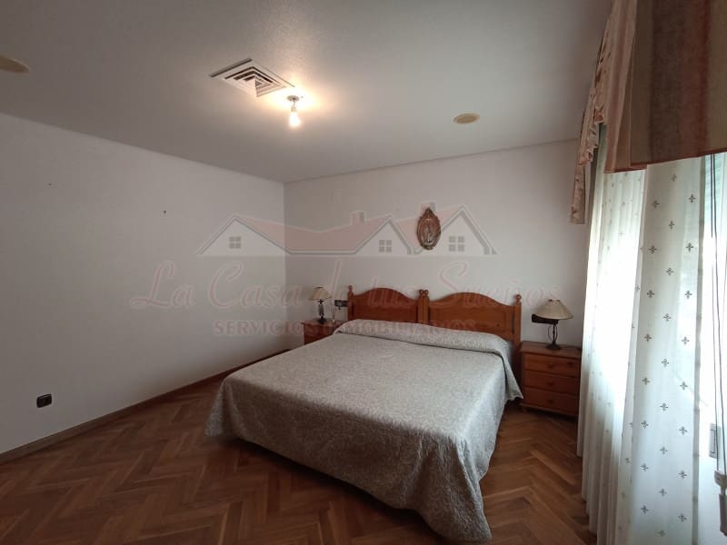 4 slaapkamer Villa te koop in Elda met zwembad - € 425.000 (Ref: 8776977)