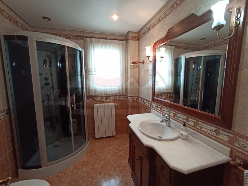 4 slaapkamer Villa te koop in Elda met zwembad - € 425.000 (Ref: 8776977)