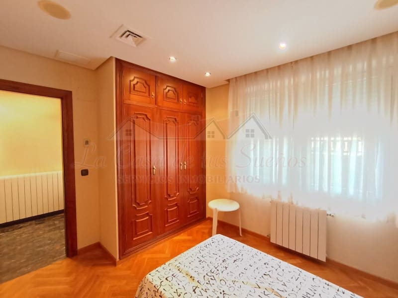 4 slaapkamer Villa te koop in Elda met zwembad - € 425.000 (Ref: 8776977)