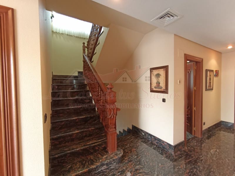 4 slaapkamer Villa te koop in Elda met zwembad - € 425.000 (Ref: 8776977)