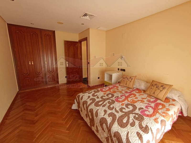 4 slaapkamer Villa te koop in Elda met zwembad - € 425.000 (Ref: 8776977)