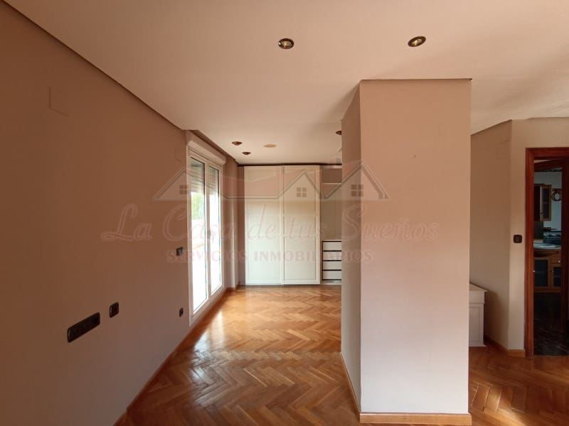 4 slaapkamer Villa te koop in Elda met zwembad - € 425.000 (Ref: 8776977)