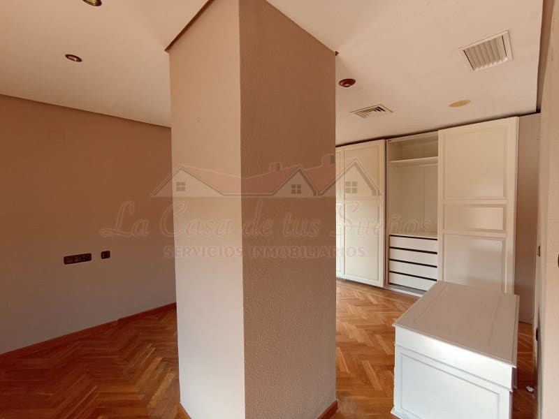 4 slaapkamer Villa te koop in Elda met zwembad - € 425.000 (Ref: 8776977)