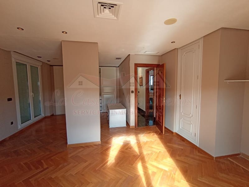 4 slaapkamer Villa te koop in Elda met zwembad - € 425.000 (Ref: 8776977)