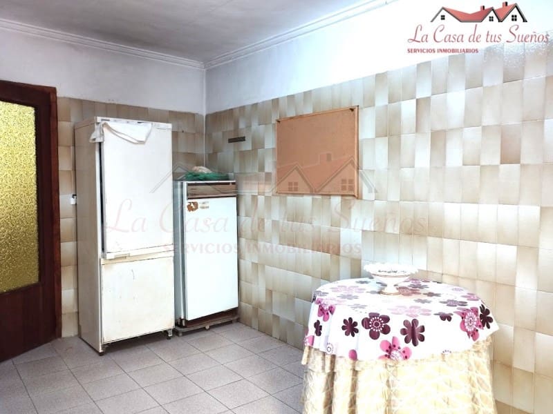 5 soveværelse Finca/Landehus til salg i Sax med swimmingpool - € 99.999 (Ref: 8776987)