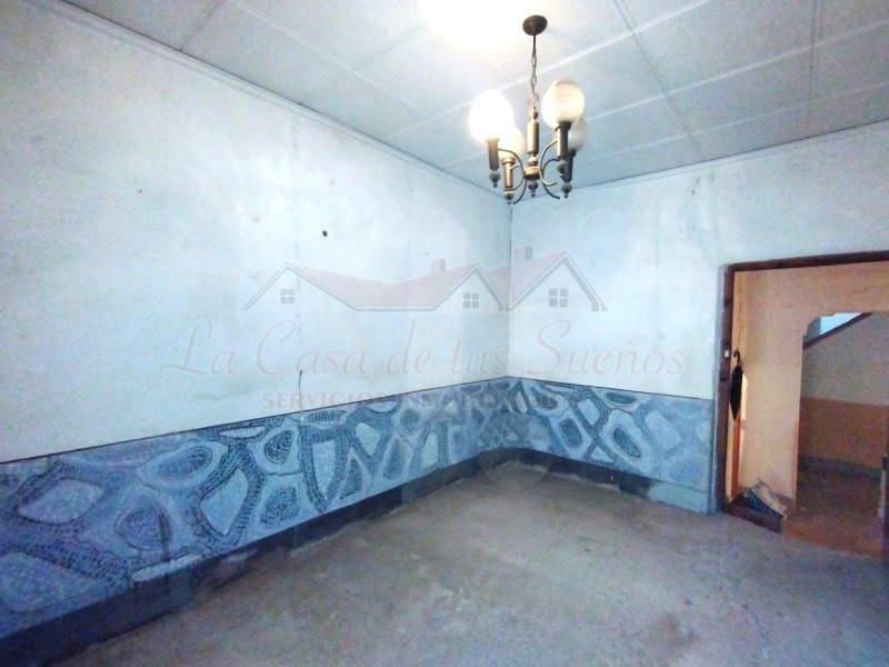 3 makuuhuone Maalaistalo myytävänä paikassa Sax mukana uima-altaan - 59 000 € (Ref: 8776994)