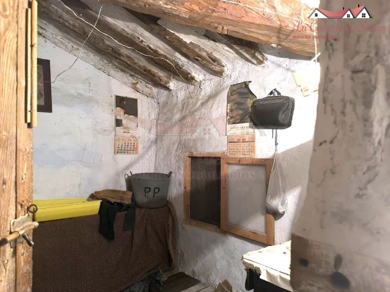 3 makuuhuone Maalaistalo myytävänä paikassa Sax mukana uima-altaan - 59 000 € (Ref: 8776994)