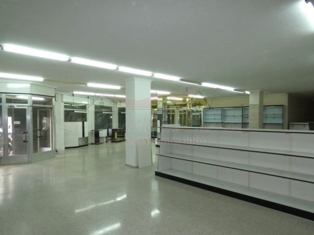 Kommersiell til salgs i Petrel / Petrer med svømmebasseng - € 168 000 (Ref: 8776998)