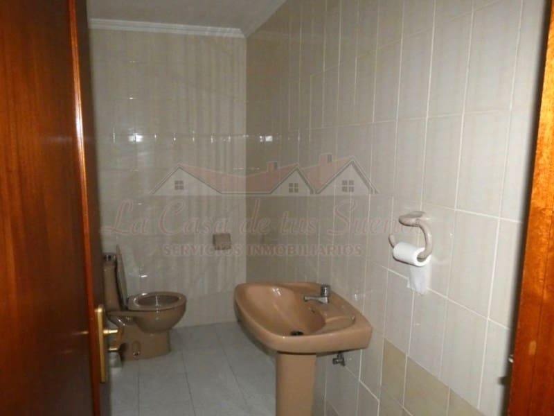 Kommersiell til salgs i Petrel / Petrer med svømmebasseng - € 168 000 (Ref: 8776998)