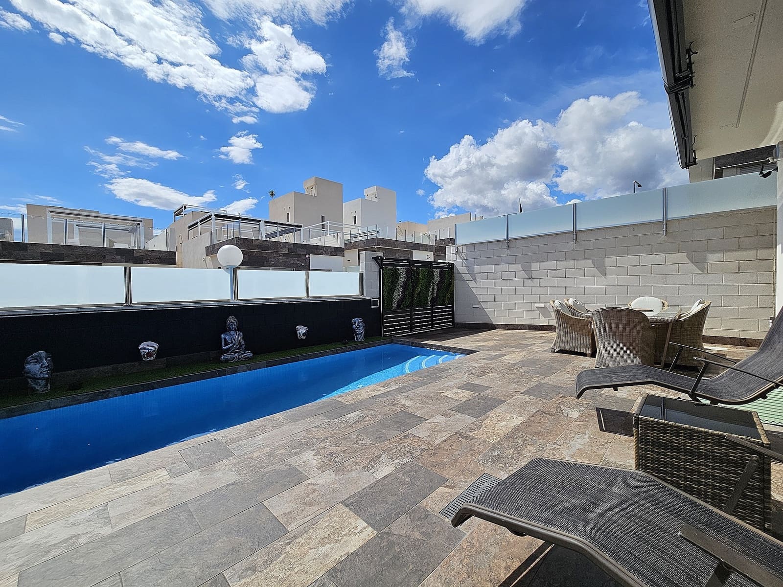 4 quarto Moradia para venda em Villamartin com piscina - 474 950 € (Ref: 8956867)