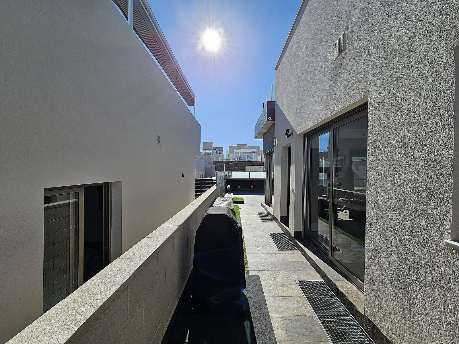 4 quarto Moradia para venda em Villamartin com piscina - 474 950 € (Ref: 8956867)