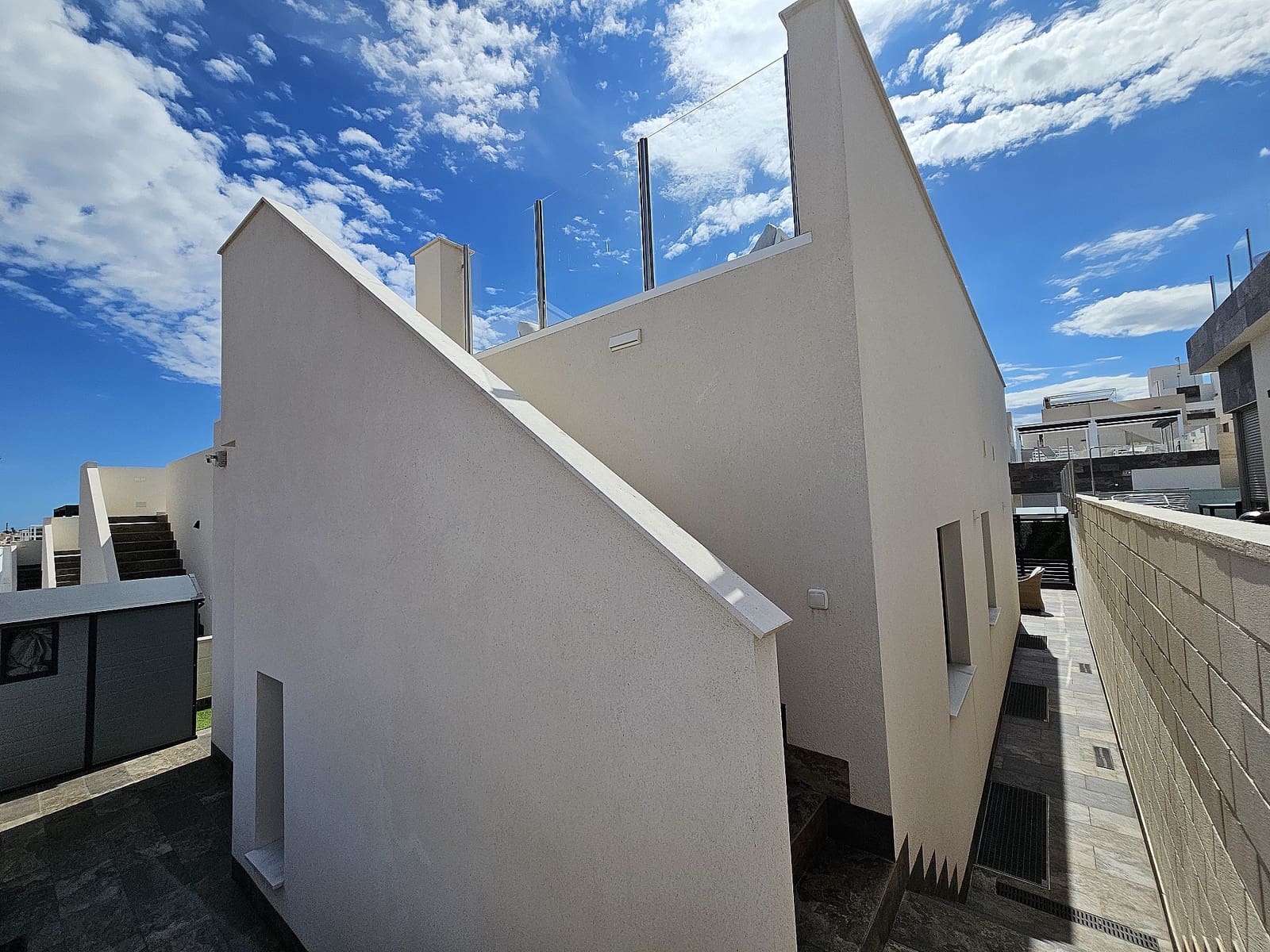 4 bedroom Villa for sale in Villamartin with pool - € 474,950 (Ref: 8956867)