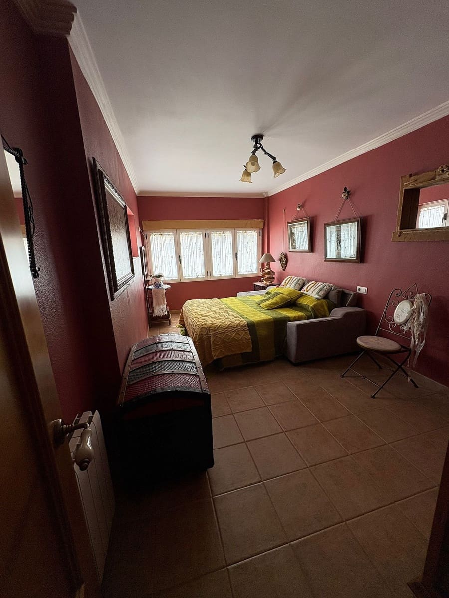 4 slaapkamer Huis te koop in Pinoso met zwembad - € 157.500 (Ref: 9058997)