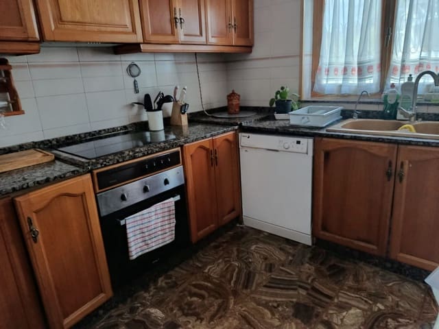 8 slaapkamer Finca/Landhuis te koop in Monóvar / Monóver met zwembad - € 220.000 (Ref: 9178039)