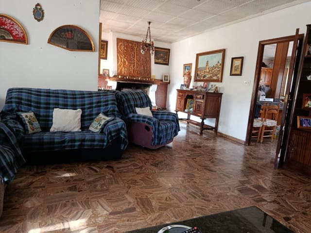 8 slaapkamer Finca/Landhuis te koop in Monóvar / Monóver met zwembad - € 220.000 (Ref: 9178039)