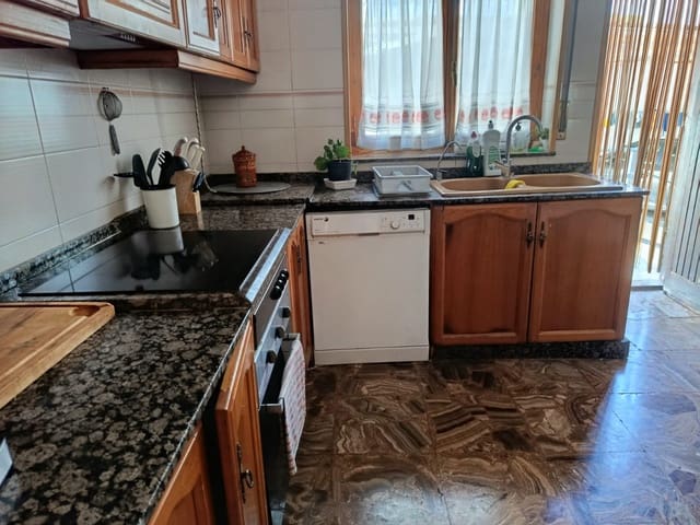 8 slaapkamer Finca/Landhuis te koop in Monóvar / Monóver met zwembad - € 220.000 (Ref: 9178039)