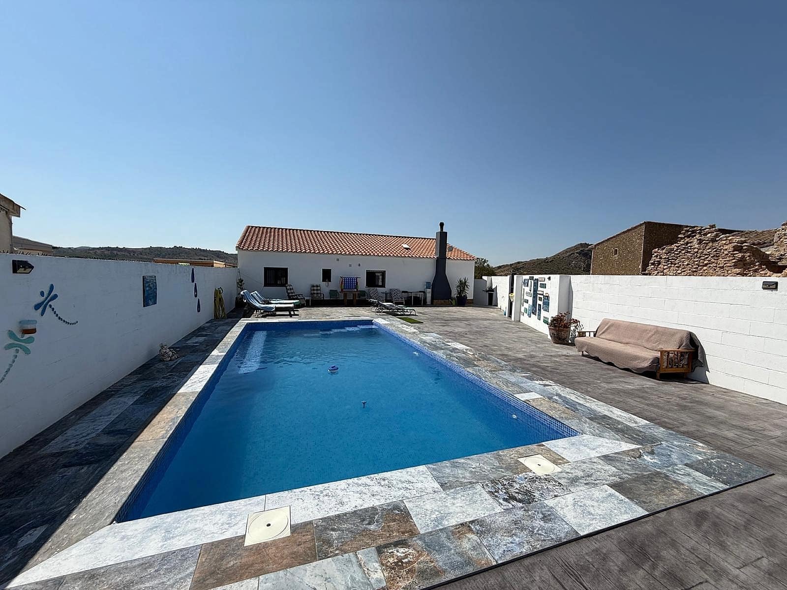 3 bedroom Villa for sale in Caudete with pool - € 249,995 (Ref: 9180797)