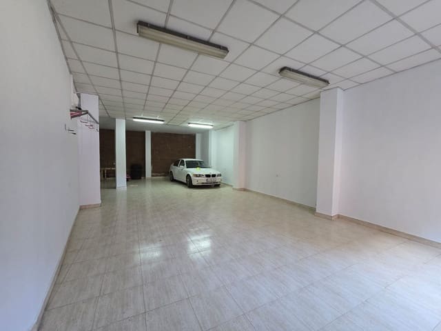 4 soveværelse Byhus til salg i Sax med swimmingpool garage - € 249.000 (Ref: 9201535)