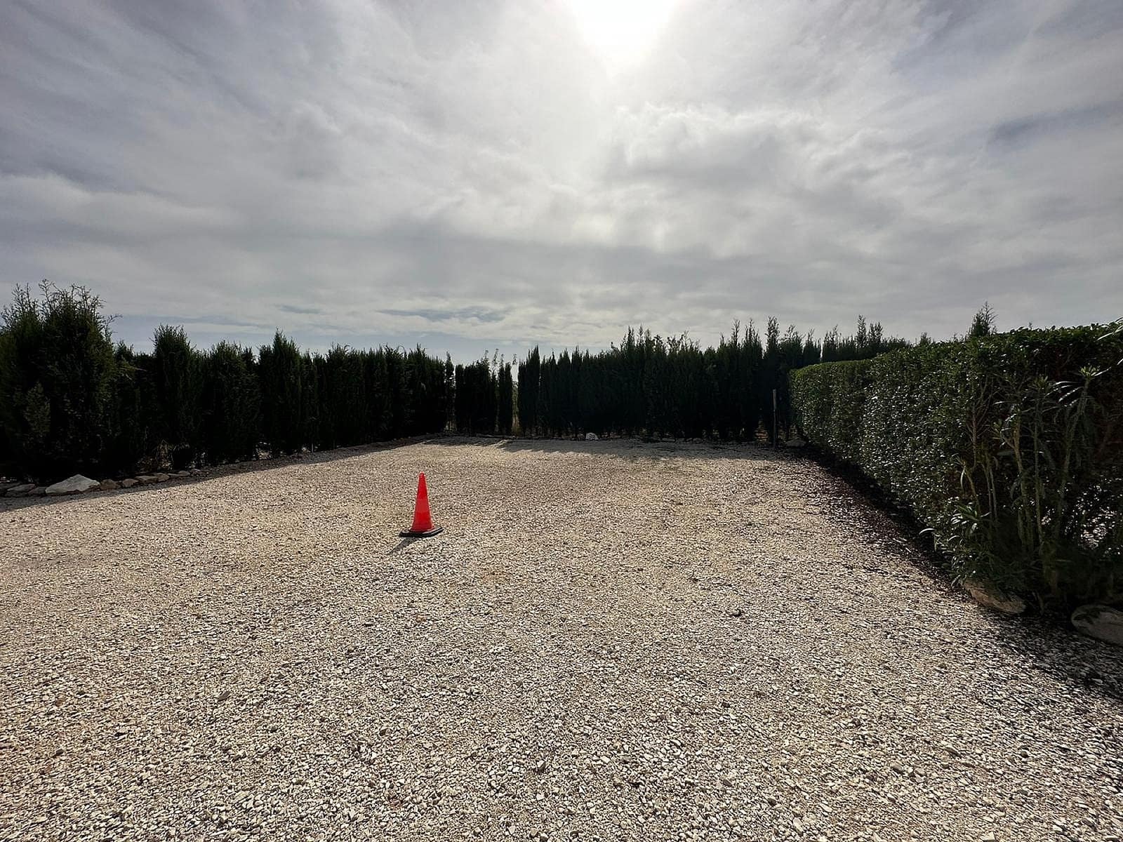 3 sypialnia Komercyjne na sprzedaż w Pinoso z basenem garażem - 349 995 € (Ref: 9202209)