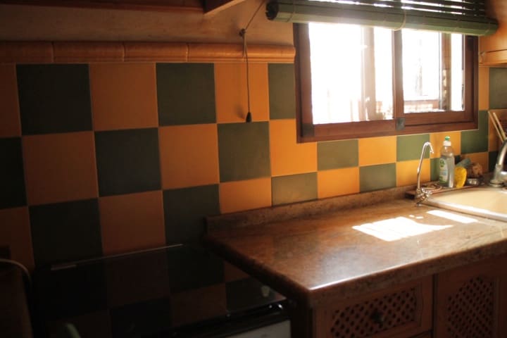 4 soveværelse Finca/Landehus til salg i Pinoso med swimmingpool - € 324.000 (Ref: 9202211)