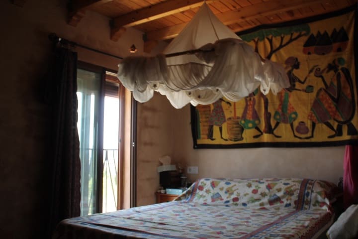 4 soveværelse Finca/Landehus til salg i Pinoso med swimmingpool - € 324.000 (Ref: 9202211)