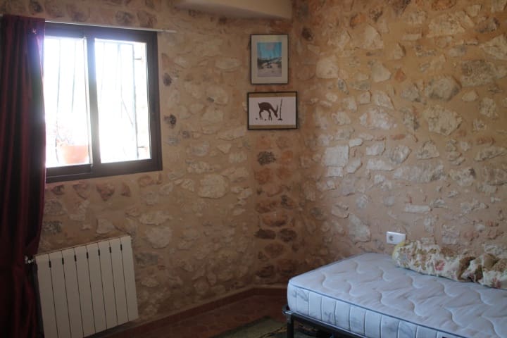 4 soveværelse Finca/Landehus til salg i Pinoso med swimmingpool - € 324.000 (Ref: 9202211)