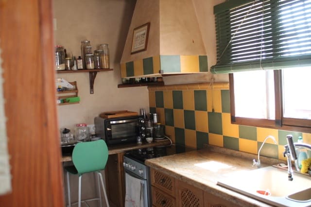 4 soveværelse Finca/Landehus til salg i Pinoso med swimmingpool - € 324.000 (Ref: 9202211)