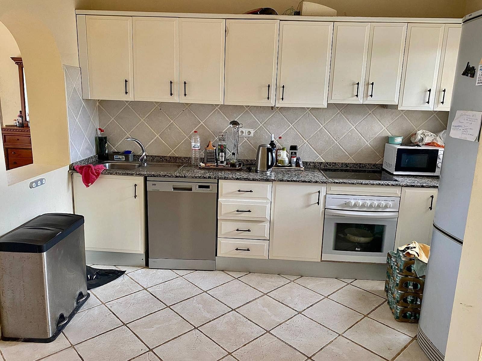 3 soveværelse Villa til salg i Onil med swimmingpool garage - € 498.000 (Ref: 9204252)