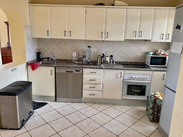 3 bedroom Villa for sale in Onil with pool garage - € 498,000 (Ref: 9204252)