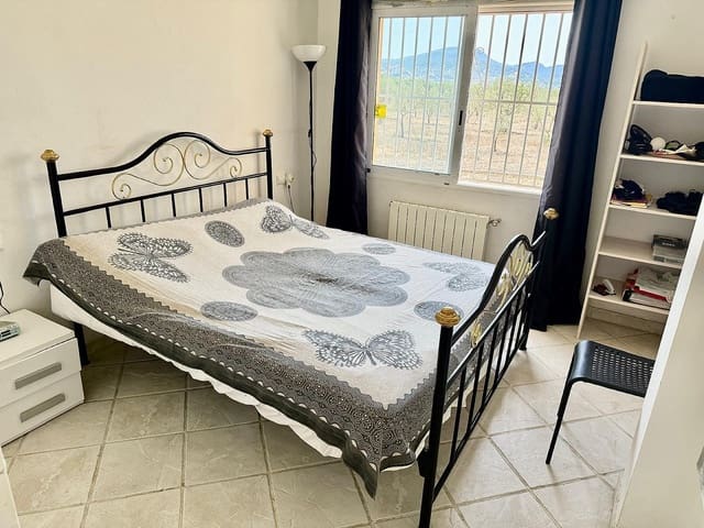 3 bedroom Villa for sale in Onil with pool garage - € 498,000 (Ref: 9204252)