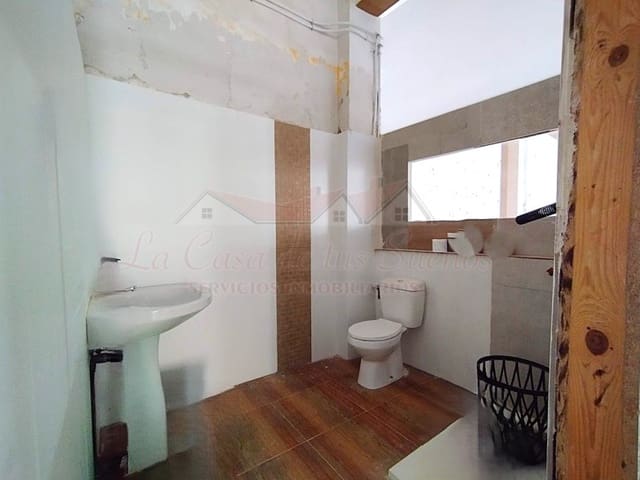 Kommersiell til salgs i Sax med svømmebasseng - € 57 700 (Ref: 9228250)