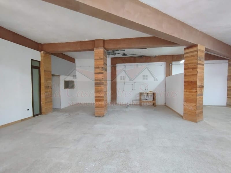 Kommersiell til salgs i Sax med svømmebasseng - € 57 700 (Ref: 9228250)