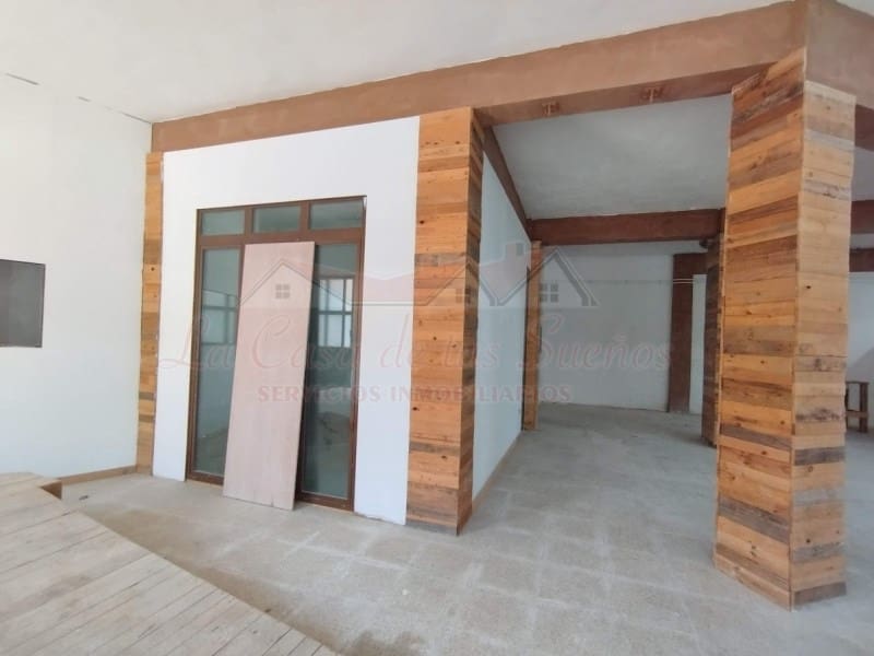 Kommersiell til salgs i Sax med svømmebasseng - € 57 700 (Ref: 9228250)