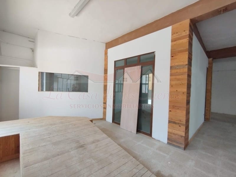 Kommersiell til salgs i Sax med svømmebasseng - € 57 700 (Ref: 9228250)