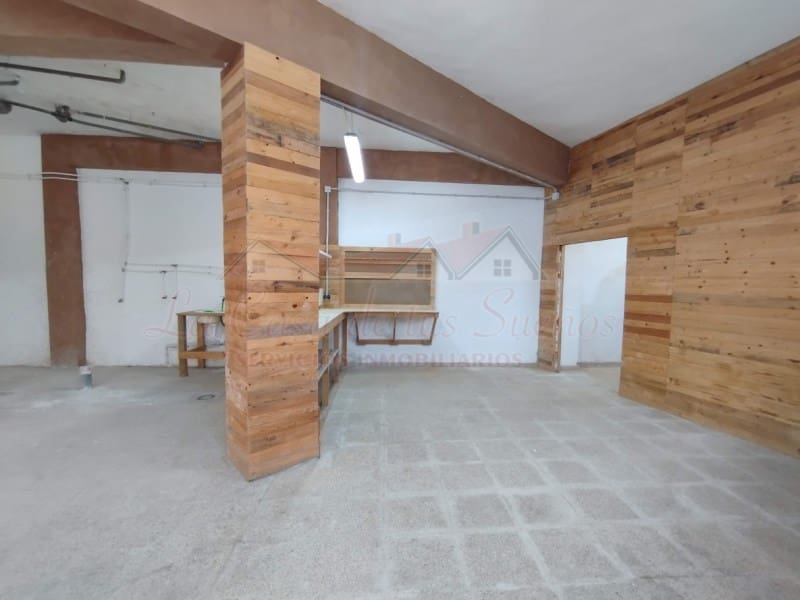 Kommersiell til salgs i Sax med svømmebasseng - € 57 700 (Ref: 9228250)