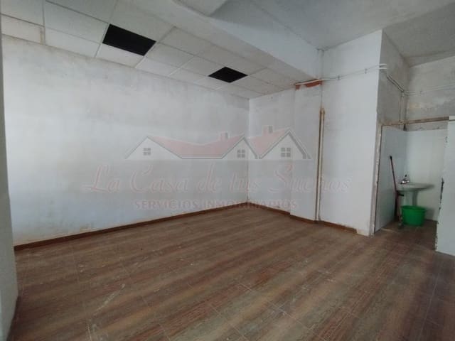 Kommersiell til salgs i Sax med svømmebasseng - € 57 700 (Ref: 9228250)