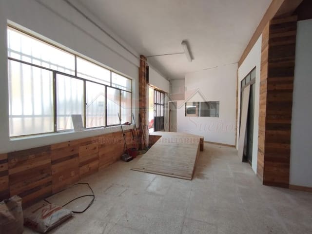 Kommersiell til salgs i Sax med svømmebasseng - € 57 700 (Ref: 9228250)