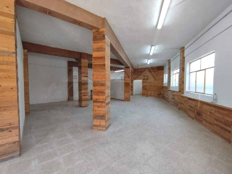 Kommersiell til salgs i Sax med svømmebasseng - € 57 700 (Ref: 9228250)