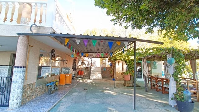 4 soveværelse Villa til salg i La Romana med swimmingpool - € 320.000 (Ref: 9254718)