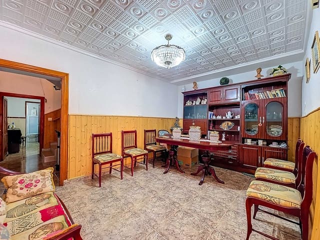 3 bedroom Townhouse for sale in Pinoso with pool - € 89,950 (Ref: 9265171)