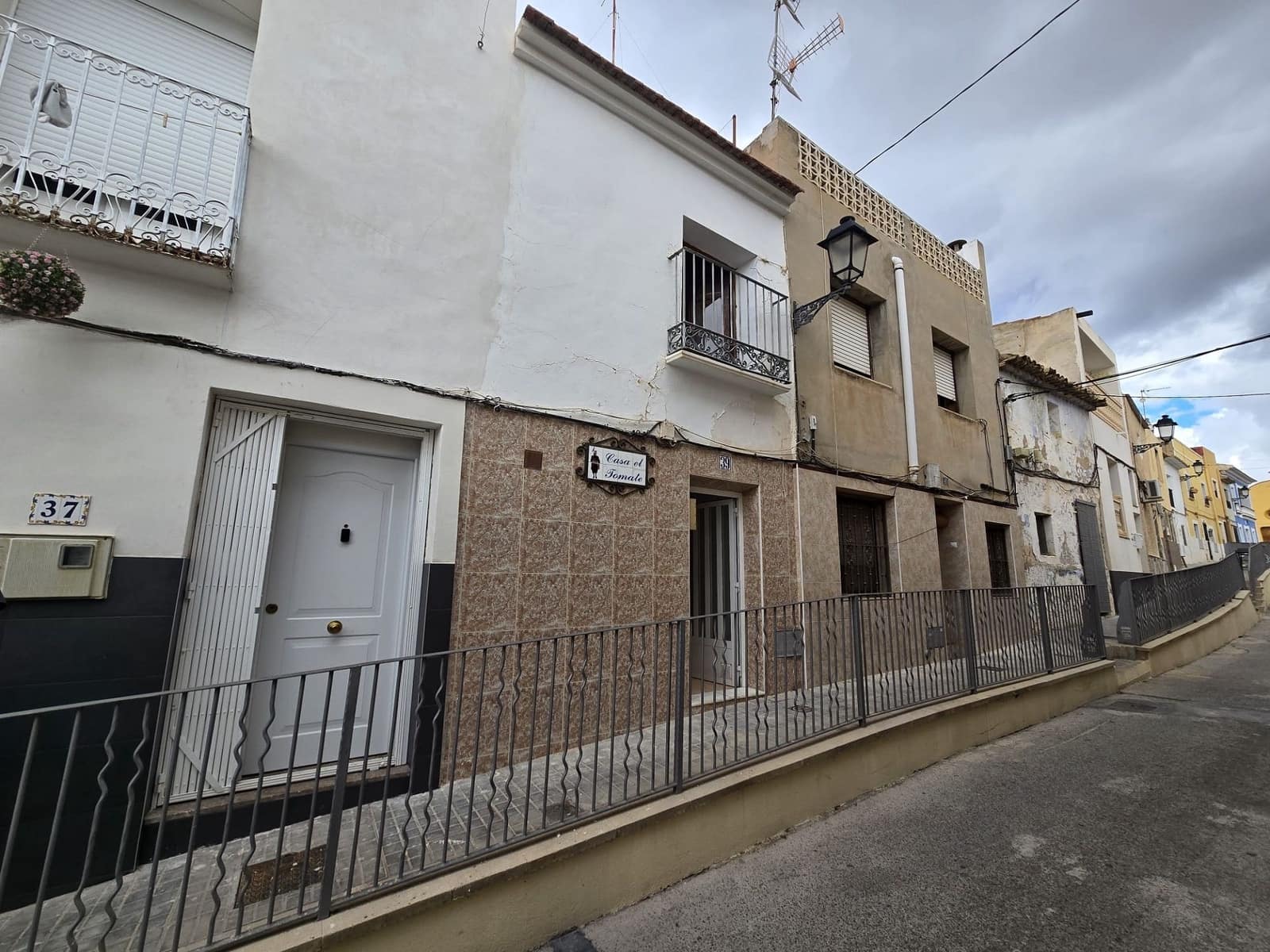 2 bedroom Townhouse for sale in Sax with pool - € 75,000 (Ref: 9273187)