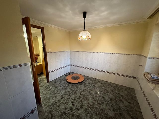 5 slaapkamer Huis te koop in Pinoso met zwembad garage - € 59.995 (Ref: 9282659)