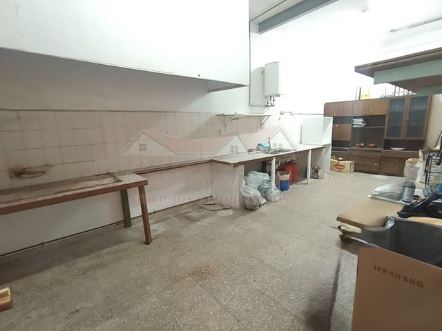 Erhverv til salg i Salinas med swimmingpool - € 57.000 (Ref: 9282660)