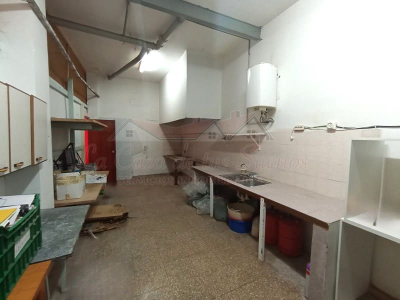 Erhverv til salg i Salinas med swimmingpool - € 57.000 (Ref: 9282660)