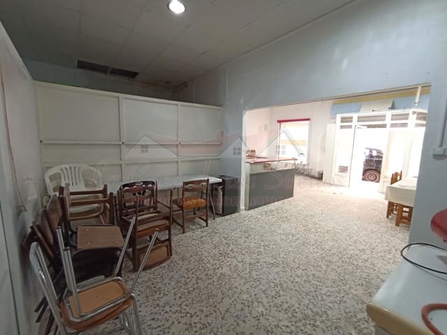 Kommersiell til salgs i Sax med svømmebasseng - € 85 000 (Ref: 9282661)